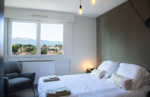 Ferney-Voltaire Apartment | Newly renovated apartment, quiet and bright, 10 minutes from Geneva airport.