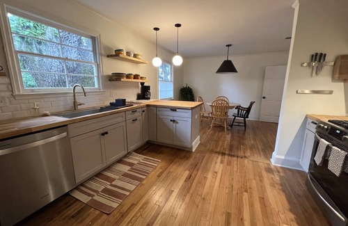 Brunswick House | Newly renovated house in quiet neighborhood - 3 bed, 2 bath house
