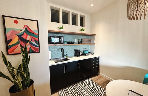 Lakeside Apartment | Newly renovated, modern Lakeside apartment. Great location all year.