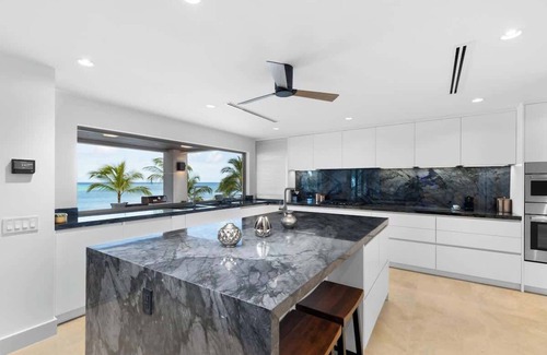 Westwind House | Newly Renovated Notos Cove Villa Property