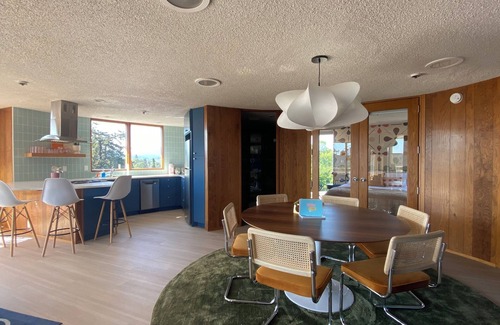 Downtown Eugene Apartment | Newly renovated penthouse getaway!