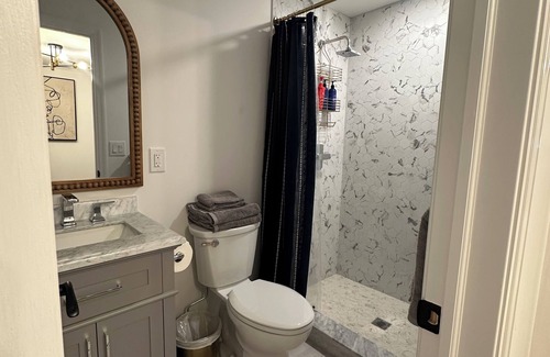 Stony Brook House | Newly renovated Private bedroom near Stony Brook University