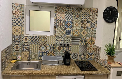 Saint-Jean Apartment | Newly renovated studio in the heart of town with air conditioning