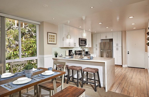 Townsite Cottage | Newly Renovated, Walk to the Beach, Direct ocean view from Master and the Deck