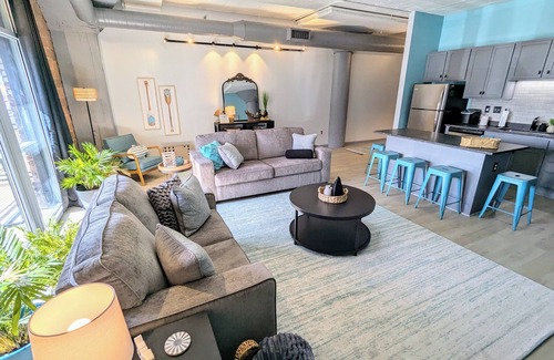 Sandusky Condo | NEWLY UPDATED LIFE ON THE BAY-GET-AWAY SLEEPS 4