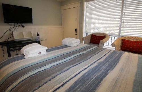Saint Helena Island Hotel | Newly Updated Poolside Studio Steps From Beach, Sandbar, & Tennis