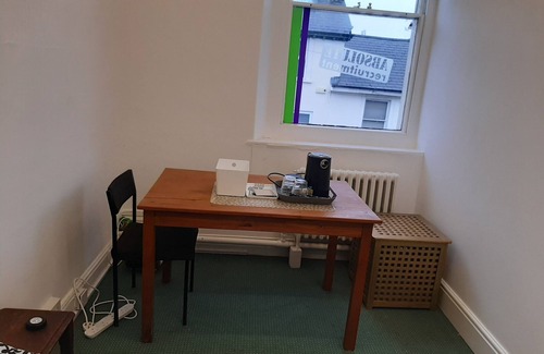 Newport Apartment | Newport 1-Bed Apt, Sleeps 2 near Train Station
