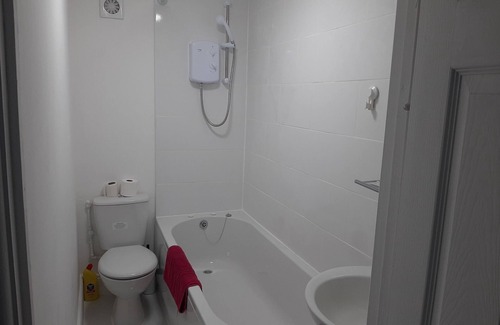 Newport Apartment | Newport 1-Bed Apt, Sleeps 2 near Train Station