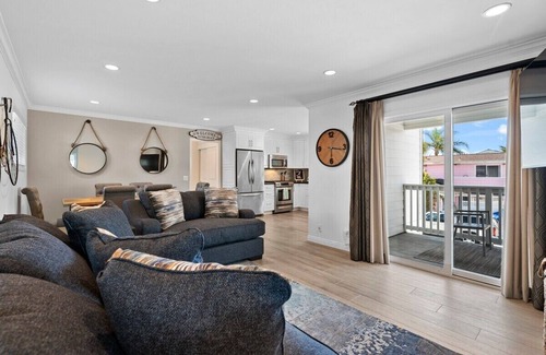 Balboa Peninsula House | Newport Beach 2 Bedroom Home/Beach/Roof Top
