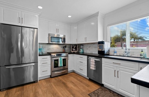 Balboa Peninsula House | Newport Beach 2 Bedroom Home/Beach/Roof Top