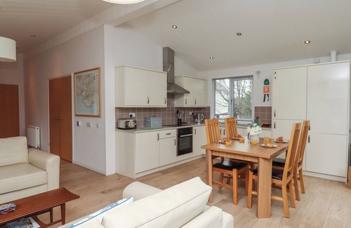Newton Ferrers Cottage | NEWTON CALM, pet friendly, with a garden in Newton Ferrers