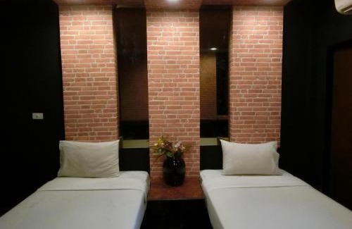 Phaya Thai Hotel | NewYork Suite Hotel