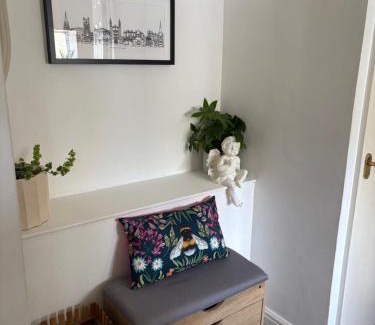 Cambridge Apartment | Next to double Nobel Laureate