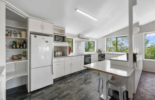 Taupo House | Ngaio Views - Lake Taupo Holiday Home