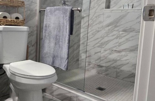 Sacramento Apartment | Nice 1 bedroom 1- bathroom studio in Sacramento with WiFi, AC. Enjoy your stay.