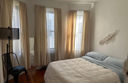 Metropolitan Hill - Beech Street Condo | Nice 1-bedroom condo in Boston