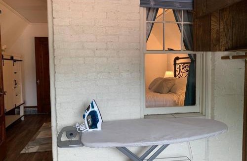 West Allis Apartment | Nice 1 BR Apt, WIFI & Office, Near State Fair