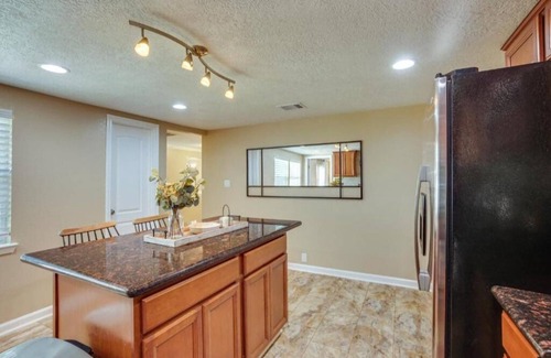 Kingwood Cottage | Nice 3-bedroom cottage with AC in Houston