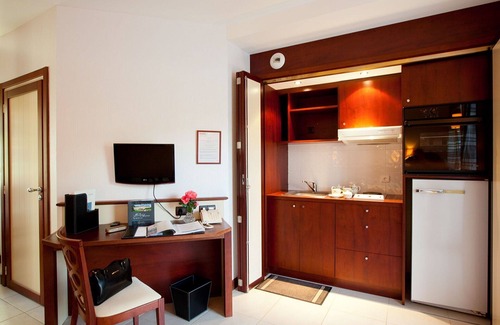 Saint-Jouan-des-Guerets Apartment | Nice apartment for 2 people with pool, WIFI and TV