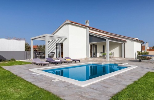 Vodnjan Cabin | Nice and modern holiday house near Pula