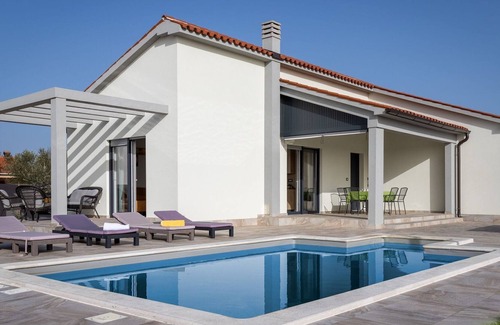 Vodnjan Cabin | Nice and modern holiday house near Pula