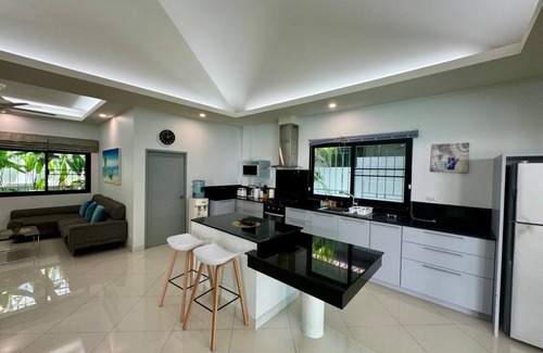 Ban Saiyuan Villa | Nice and Vibrant Private Pool 2BR Rawai