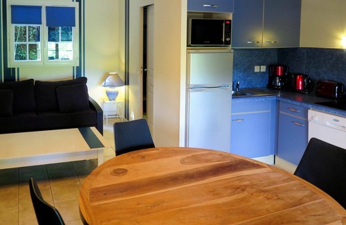 La Bastide-Clairence Apartment | Nice apartment for 6 guests with pool, WIFI, TV, terrace and pets allowed