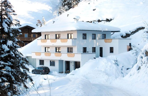 Ramsau im Zillertal Apartment | Nice apartment for 14 people with WIFI, TV and terrace