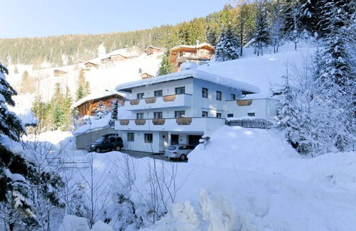 Ramsau im Zillertal Apartment | Nice apartment for 14 people with WIFI, TV and terrace