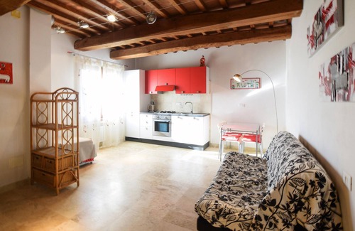 Monteverdi Marittimo Apartment | Nice apartment in Monteverdi Marittimo