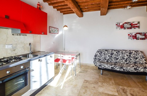 Monteverdi Marittimo Apartment | Nice apartment in Monteverdi Marittimo