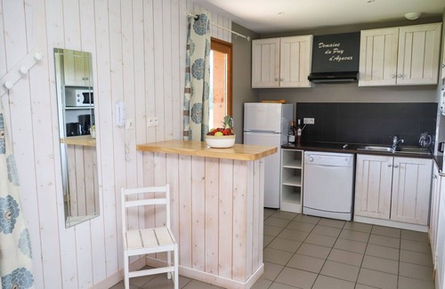 Meyrignac-l'Eglise House | Nice apartment in villa with pool, WIFI, TV, terrace, pets allowed, panoramic view and parking