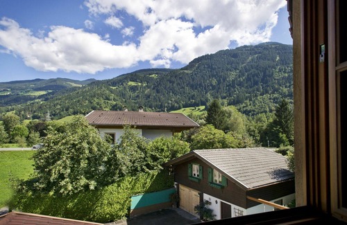 Finsing House | Nice apartment in villa for 8 guests with WIFI, TV, patio and pets allowed