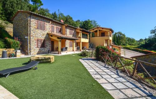 Monteverdi Marittimo Apartment | Nice Apartment In Monteverdi Marittimo