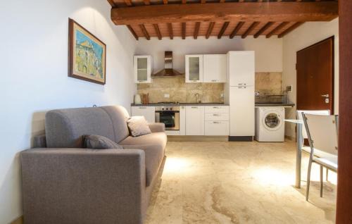Monteverdi Marittimo Apartment | Nice Apartment In Monteverdi Marittimo