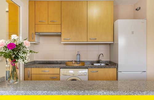 Isla Cristina Apartment | Nice apartment for 5 people with pool, WIFI, A/C, TV, balcony and parking