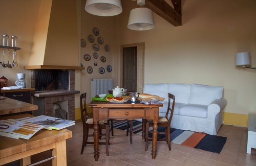 Fossombrone Other | Nice apartment for 3 people with WIFI, A/C, pool, TV and pets allowed