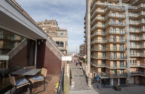 Blankenberge Apartment | Nice apartment for 6 guests with WIFI, TV, terrace and pets allowed
