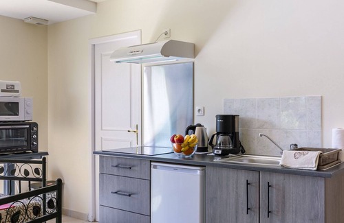 Plougonvelin Apartment | Nice apartment for 2 people with WIFI, TV, patio and pets allowed