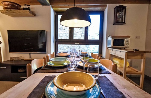 Campodolcino Apartment | Nice apartment for 5 people with WIFI, TV and pets allowed