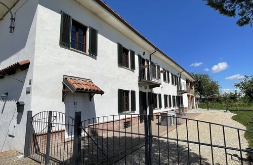 Isola d'Asti Apartment | Nice apartment for 4 people with WIFI, TV, terrace and panoramic view, close to Asti