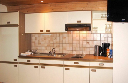 Prutz Apartment | Nice apartment for 12 guests with WIFI, TV, terrace and pets allowed