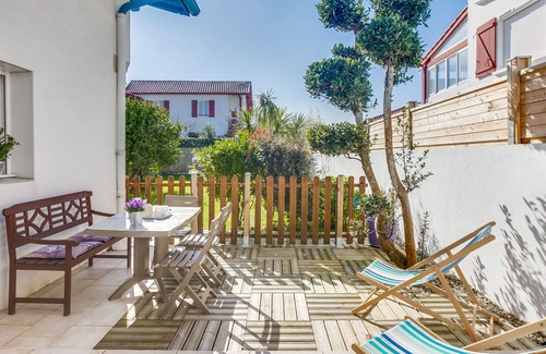 Guethary Apartment | Nice apartment for 2 people with A/C, WIFI, TV, terrace and parking
