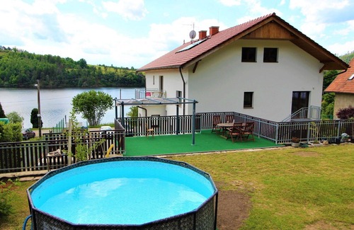 Zupanovice Apartment | Nice apartment for 2 guests with pool, WIFI, TV, patio and pets allowed