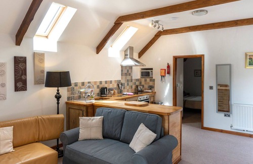 Fivelanes Apartment | Nice apartment for 2 guests with hot tub, WIFI, TV, balcony and pets allowed