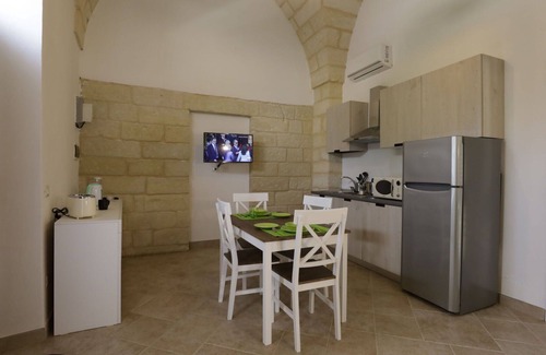 Vernole Apartment | Nice apartment for 2 people with WIFI, A/C, TV and pets allowed