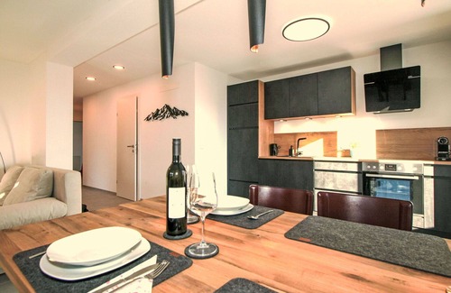 Axams Apartment | Nice apartment for 3 guests with WIFI, TV, terrace and parking