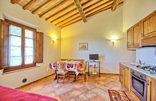 Certaldo Apartment | Nice apartment for 3 people with A/C, WIFI, TV and panoramic view, close to San Gimignano