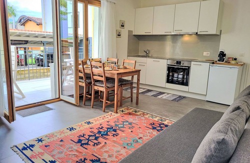 Losone Apartment | Nice apartment for 3 people with WIFI, TV, balcony, pets allowed and panoramic view