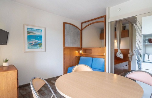 Toulon - Hyeres Apartment | Nice apartment for 4 guests with WIFI, TV, terrace, pets allowed and panoramic view